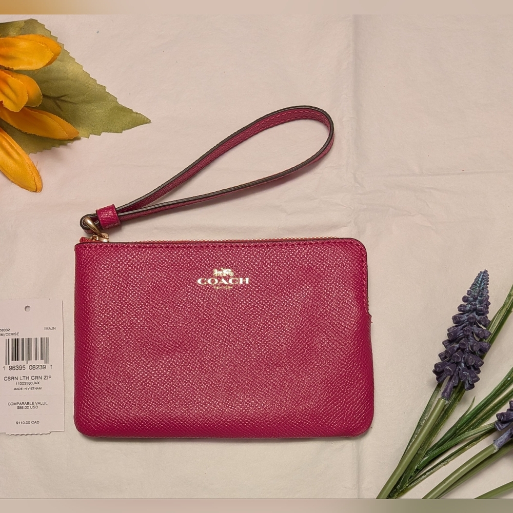 NWT! Coach Cross Grain Leather Wristlet in CERISE PINK